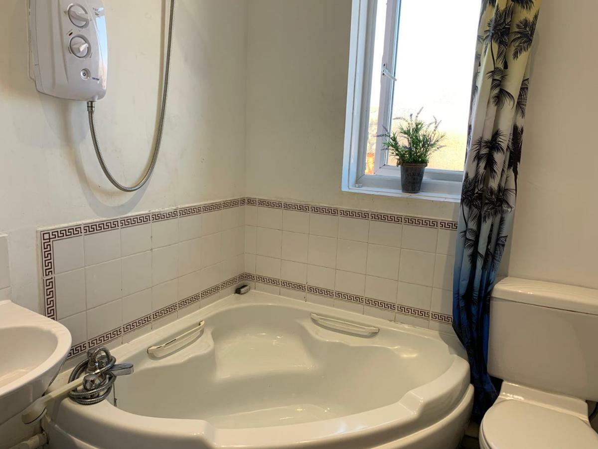 Eskdaill Place Apartment Kettering Eksteriør billede